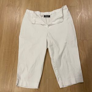 White BRIGGS New York capris